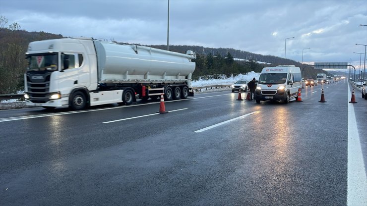 Anadolu Otoyolu'nun Bolu Dağı geçişi İstanbul istikameti ulaşıma kapatıldı