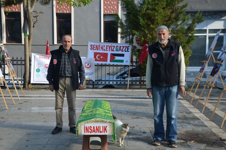 Düzce'de İsrail'in Gazze'ye saldırılarına dikkati çekmek için sergi açıldı