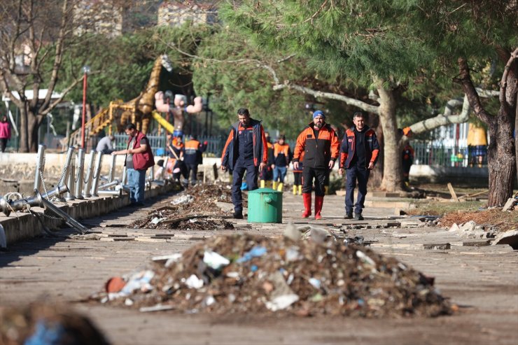 Fırtına ve selden etkilenen Zonguldak'ta temizlik çalışmaları yapılıyor