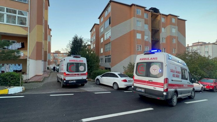 Kocaeli'de bir kişi karısını silahla vurarak öldürdü, oğlunu ağır yaraladı