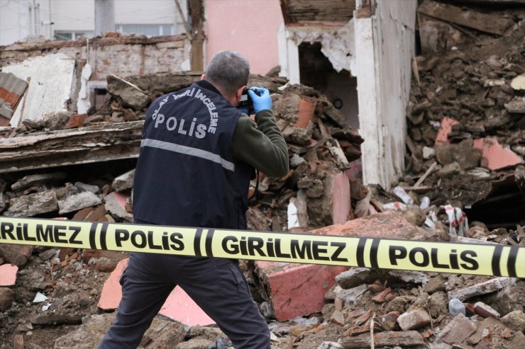 Edirne'de metruk müstakil binanın çökmesi sonucu enkaz altında kalan 2 kişi yaralandı