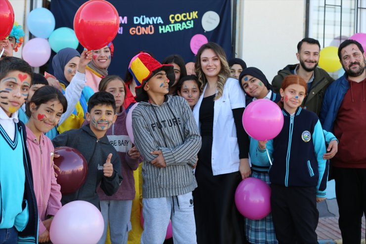 Iğdır'da üniversiteli gönüllüler öğrencileri etkinliklerle eğlendirdi