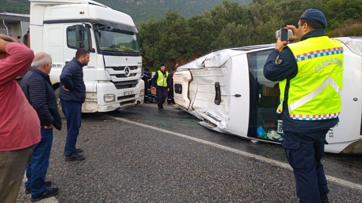 Yalova'da zincirleme trafik kazasında biri ağır 4 kişi yaralandı