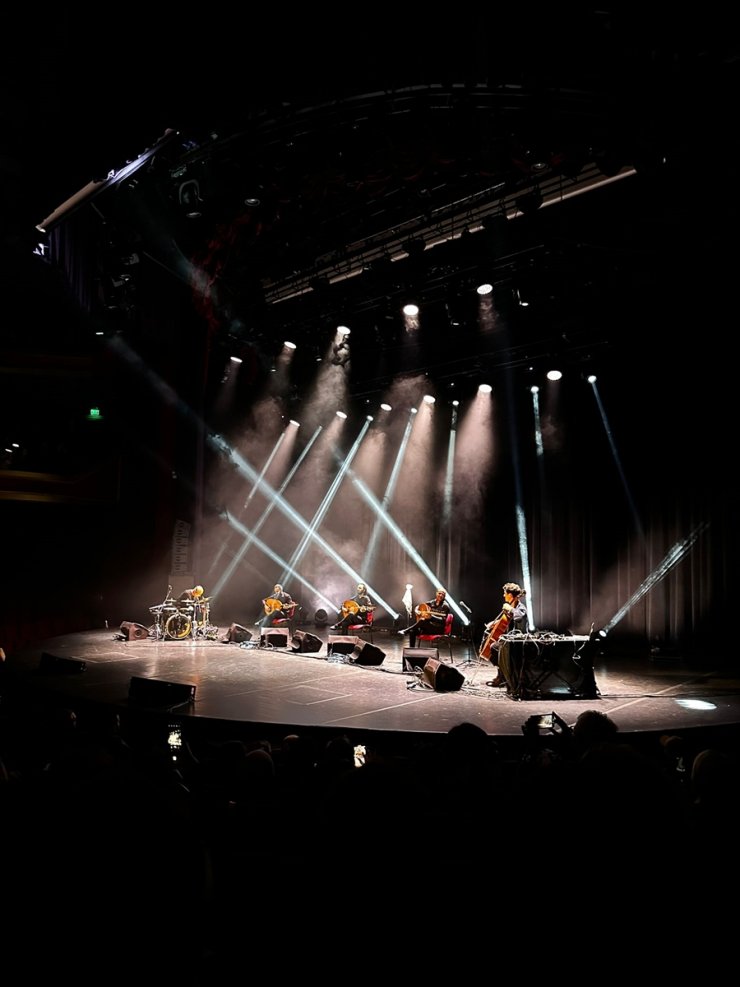 Filistinli müzik grubu "Le Trio Joubran" İstanbul'da dinleyicileriyle bir araya geldi