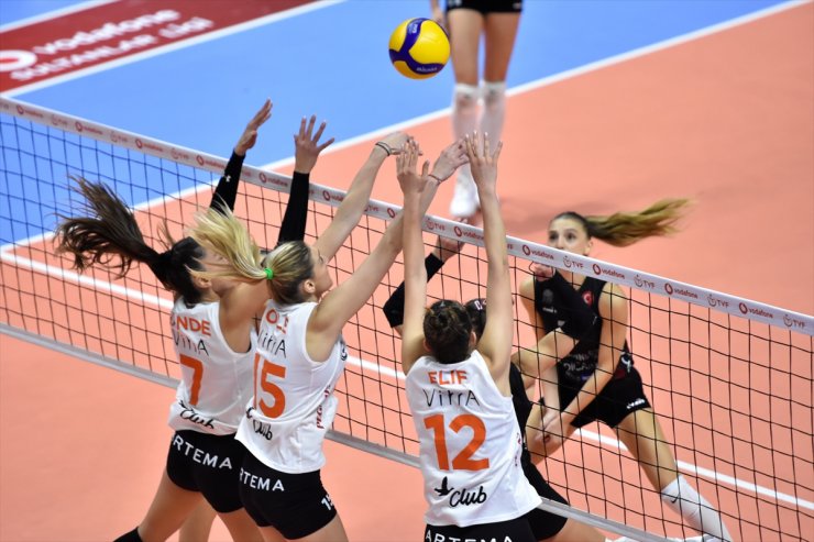 Voleybol: Vodafone Sultanlar Ligi