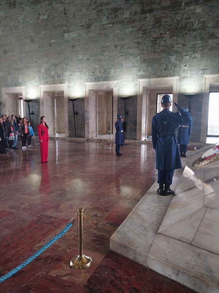 Boğaziçi Üniversitesi Mezunlar Derneği Anıtkabir'i ziyaret etti