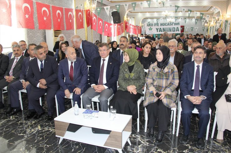 Gelecek Partisi Genel Başkanı Davutoğlu, partisinin Sakarya il kongresine katıldı