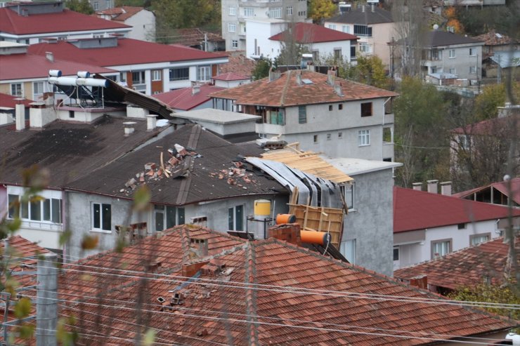 Samsun ve Tokat'ta fırtına hayatı olumsuz etkiledi