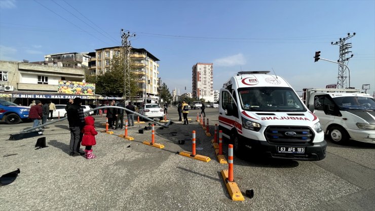 Şanlıurfa'da otomobil ile kamyonetin çarpıştığı kazada 4 kişi yaralandı