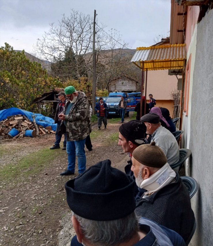 Sinop'ta şiddetli rüzgarda çöken ambarın altında kalan kadın öldü