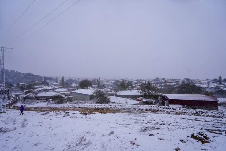 Trakya'nın yüksek kesimlerinde kar yağışı başladı