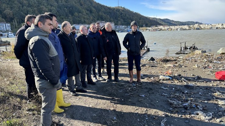 Kastamonu Valisi Dallı, dalgaların hasara yol açtığı ilçelerde incelemede bulundu