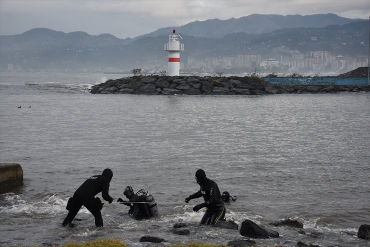 GÜNCELLEME - Trabzon'da fırtına sonucu yükselen dalgalara kapılan 2 kişi kayboldu