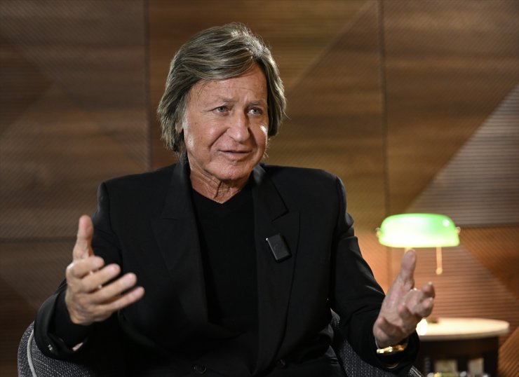 Gazze'de saldırılardan kaçan siviller Mohamed Hadid'e annesinin yaşadıklarını hatırlattı: