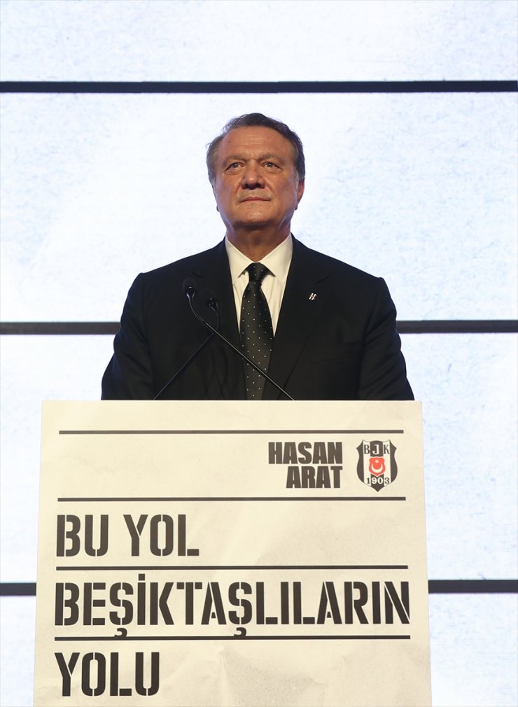 Beşiktaş Kulübünün başkan adaylarından Hasan Arat, yönetim kurulunu tanıttı