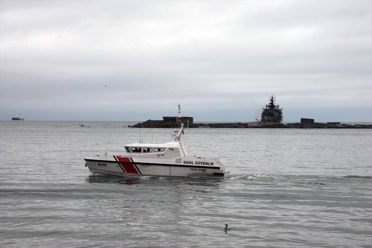 Zonguldak'ta batan geminin kayıp 7 personelini arama çalışmaları sürüyor