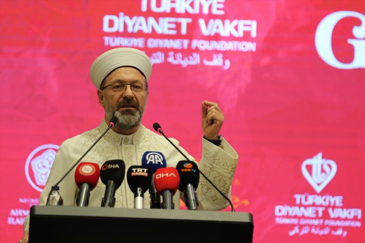 Diyanet İşleri Başkanı Erbaş, Konya'da "9. Uluslararası Öğrenci Sempozyumu"nda konuştu: