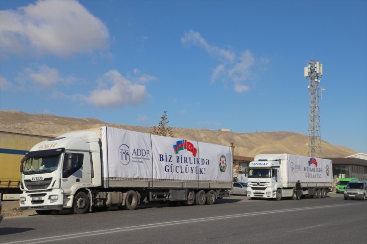 Azerbaycan, Türkiye’deki depremzedeler için 18 tonluk yardım malzemesi gönderdi