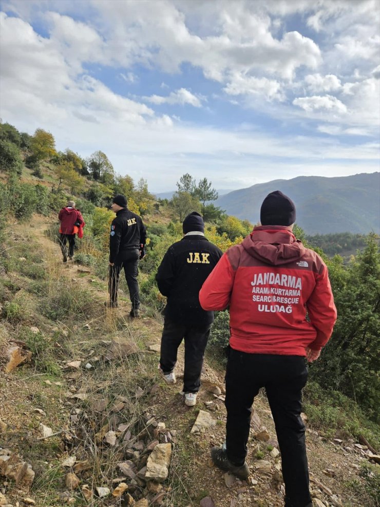 Bursa'da ormanlık alanda kaybolan kişiyi jandarma timleri buldu