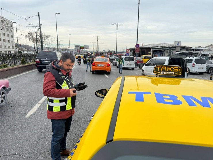 Fatih’te taksi sürücülerine yönelik denetim yapıldı