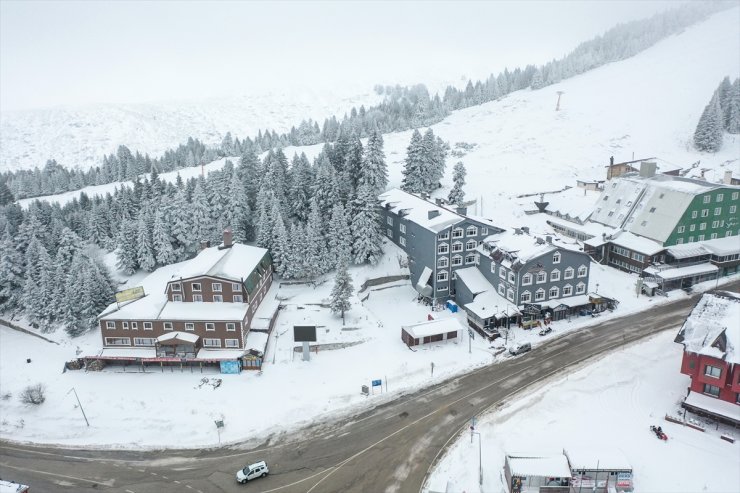 Uludağ, kasımda yağan karla turizm sezonunu erken açacak