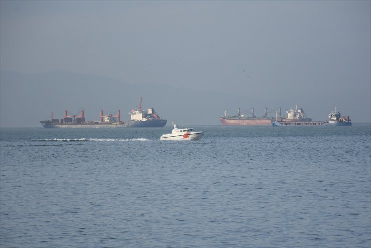 Zonguldak'ta batan geminin kayıp 7 personelini arama çalışmaları sürüyor