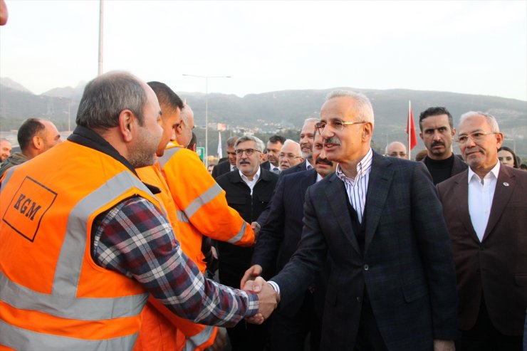 Bakan Uraloğlu, İskenderun OSB kavşağı ve bağlantı yolunun açılışında konuştu: