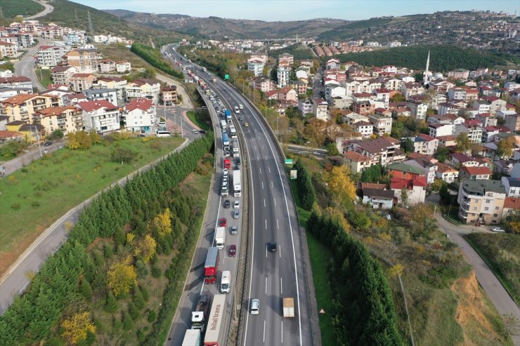 GÜNCELLEME - Kocaeli'de tır ile yolcu otobüsünün karıştığı kazada 13 kişi yaralandı