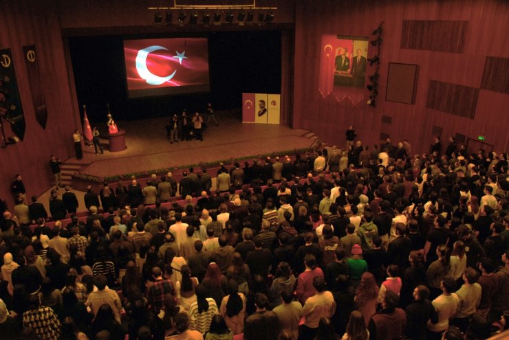 Prof. Dr. İlber Ortaylı, Eskişehir'de "Türk Tarihi ve Atatürk Konferansı"na katıldı