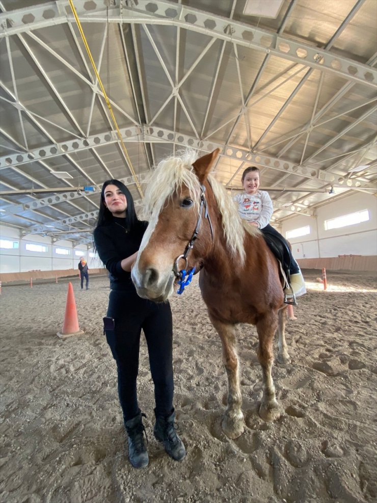 Erzurum'da, engelli çocuklar için "hipoterapi" etkinliği düzenlendi