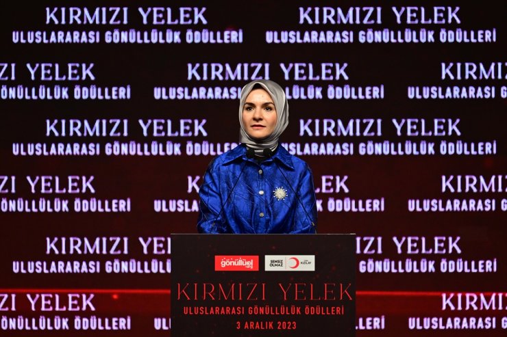 "Kırmızı Yelek Uluslararası Gönüllülük Ödülleri" sahiplerini buldu