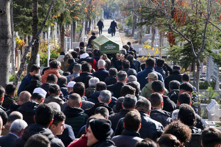 GÜNCELLEME - Konya'da trafik kazasında ağır yaralanan çocuk hastanede öldü