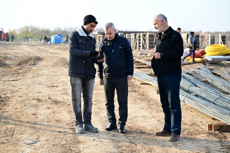 Yeşilyurt'taki depremzedelerin köy evleri inşa ediliyor