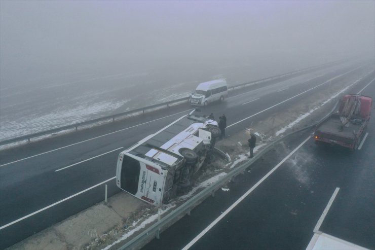 Ağrı'da 7 aracın karıştığı zincirleme trafik kazasında 19 kişi yaralandı