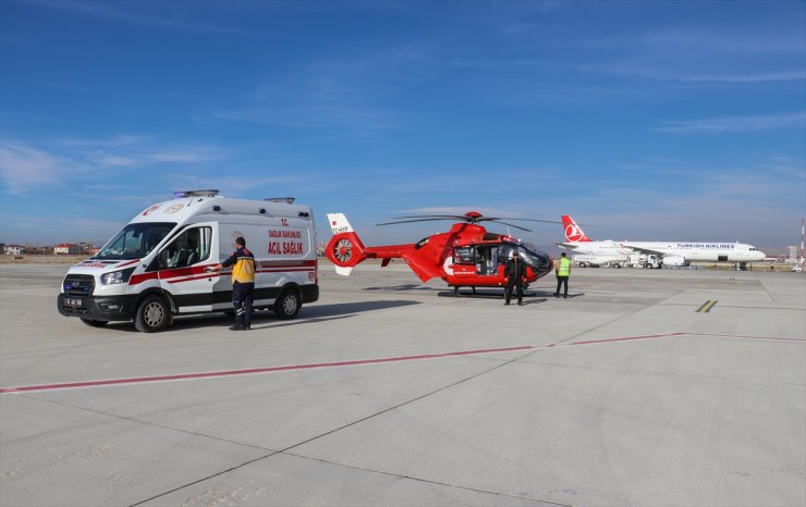 Ambulans helikopter 7 il arasında mekik dokuyarak hastaların imdadına yetişiyor