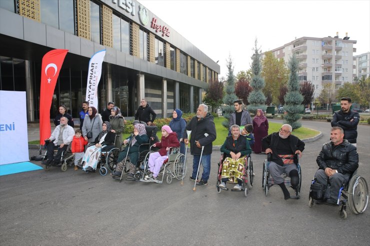 Diyarbakır'da 100 bedensel engelliye akülü araç desteği