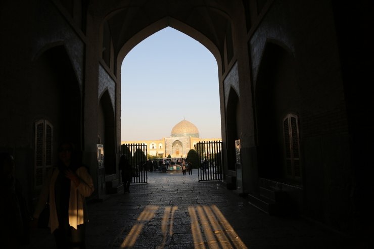 İsfahan'daki Ali Kapu Sarayı geçmişten bugüne ihtişamını koruyor