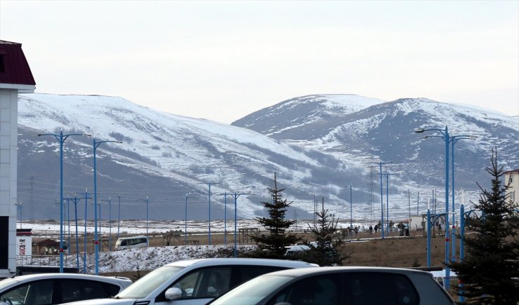 Erzurum, Kars ve Ardahan'da soğuk hava ile kar etkili oluyor