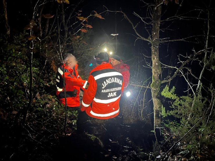 Bursa'da mantar toplamaya çıktığı ormanlık alanda kaybolan kişiyi jandarma buldu