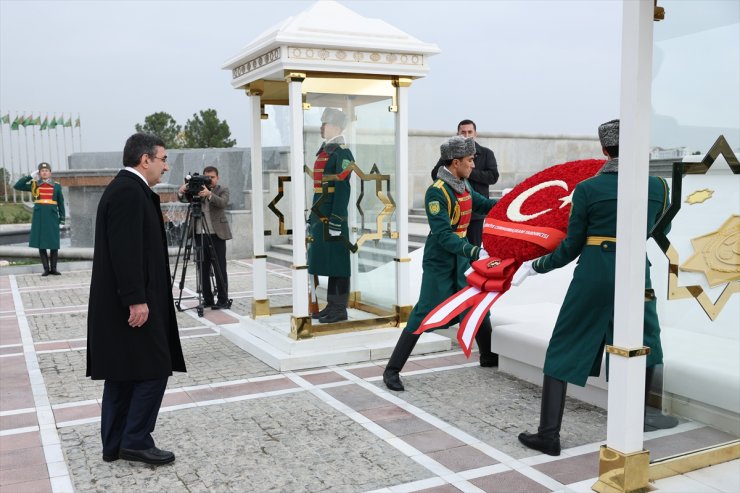 Türkmenistan Devlet Başkanı Berdimuhamedov, Cumhurbaşkanı Yardımcısı Yılmaz'ı kabul etti