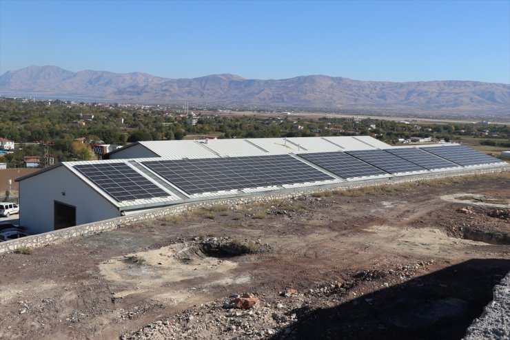 Elazığ'da enerjisini GES'ten sağlayan fabrika ihtiyaç fazlası elektriği satıyor