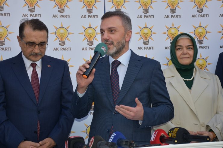 AK Parti Genel Başkan Yardımcısı Kandemir, Eskişehir'de Odunpazarı İlçe Başkanlığı'nın açılışında konuştu: