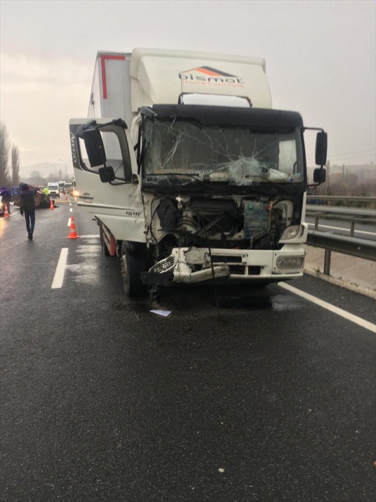 Uşak'ta kamyonun çarptığı traktörün sürücüsü öldü