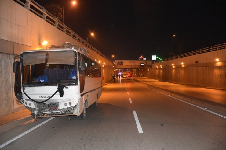 Adana'da asker uğurlama konvoyundaki trafik kazasında 4 kişi yaralandı