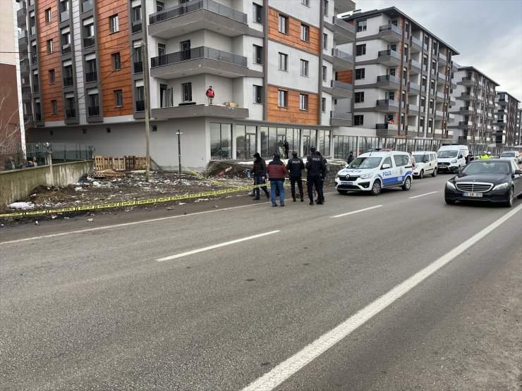 Erzurum'da tırın çarptığı yaya hayatını kaybetti