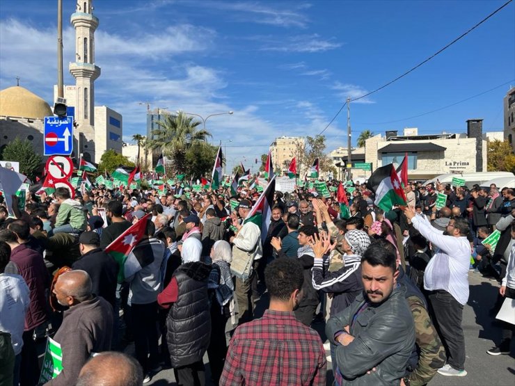 Binlerce Ürdünlü İsrail'e verdiği destek nedeniyle ABD'yi protesto etti