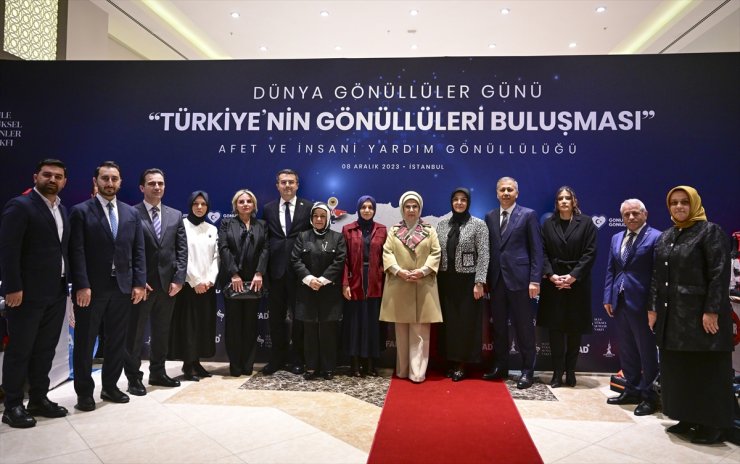 Emine Erdoğan, afet ve insani yardım gönüllüleriyle buluştu: