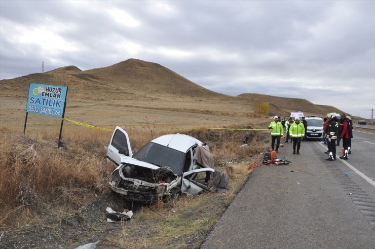 Yozgat'ta şarampole devrilen otomobildeki 3 kişi öldü, 3 kişi yaralandı