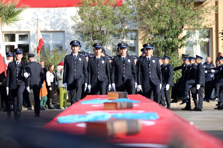 Aydın'da eğitimini tamamlayan polis adayları yemin etti