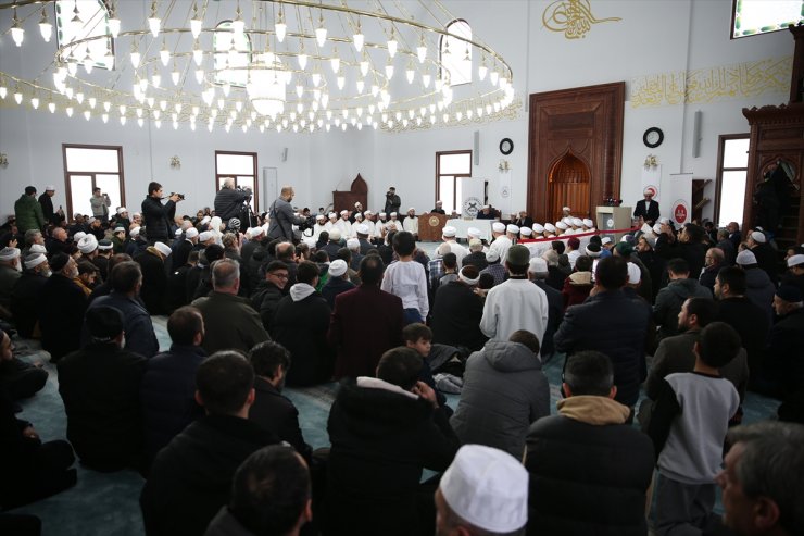 Diyanet İşleri Başkanı Ali Erbaş, Sakarya'da kurra hafızlık icazet törenine katıldı